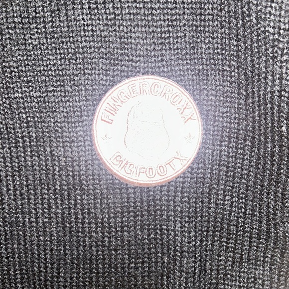 NWT FINGERCROXX APPAREL BIGFOOTX JACQUARD KNIT SWEATER - Picture 2 of 7